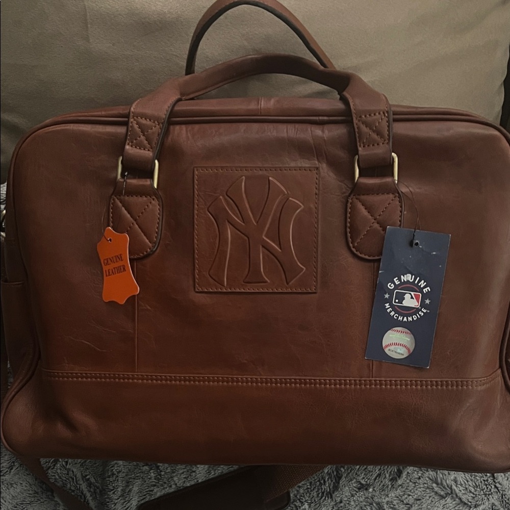 Yankees MLB Logo Brown Leather Travel Bag